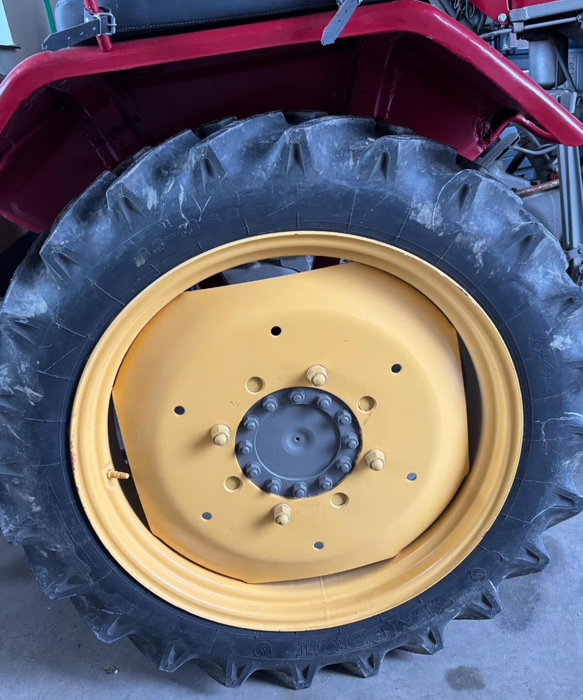 Suche Steyr T84e Felgen W7 x 28 1