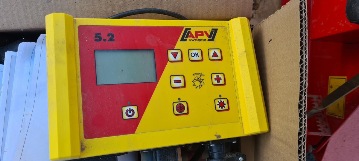 Streuer APV PS 120 M1 el. Gebläse 3