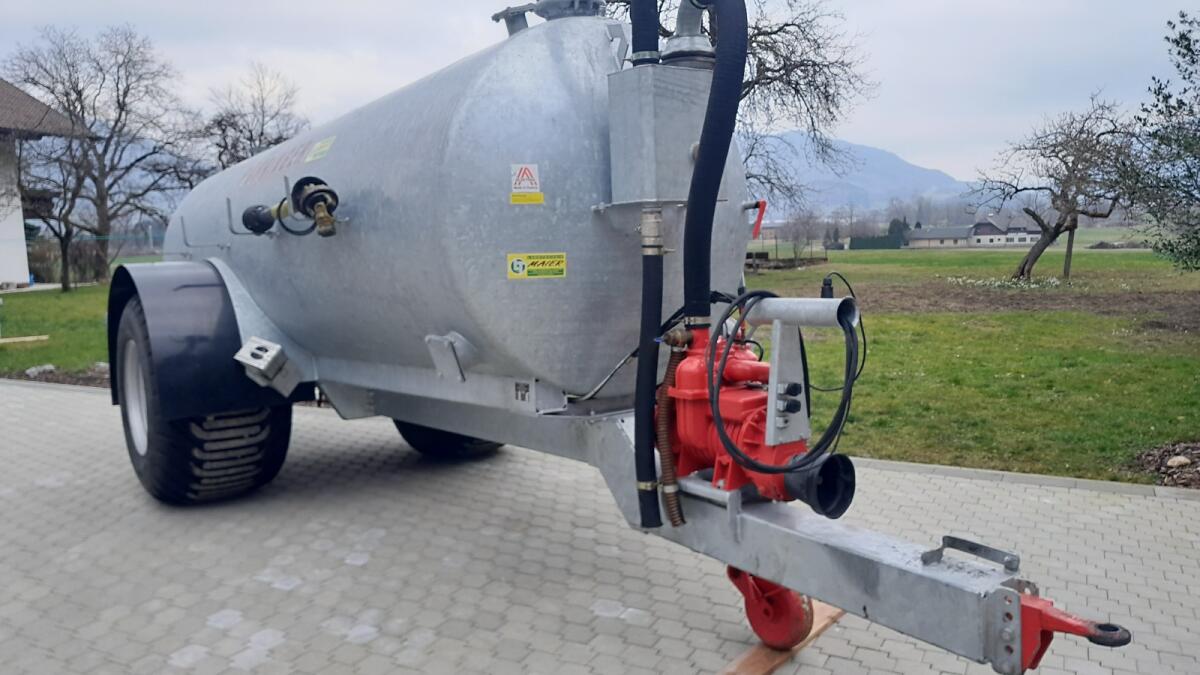 Pühringer Güllefass 8.000 1