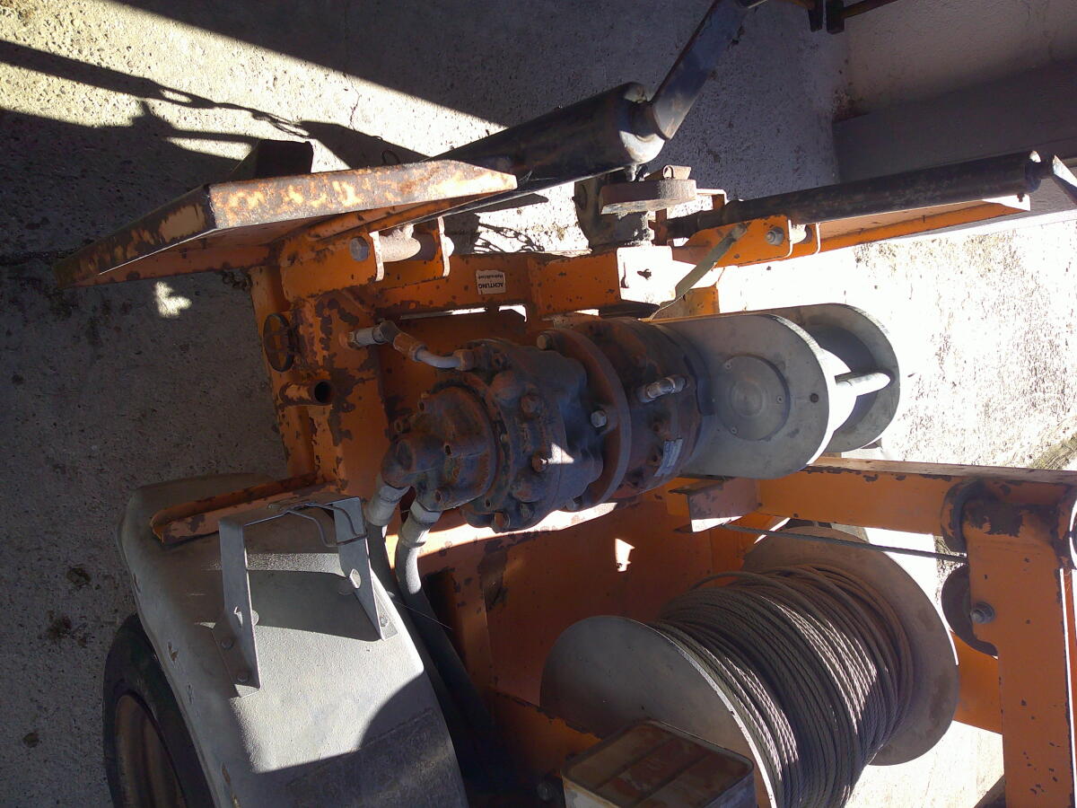 Seilwinde auf Anhänger 3