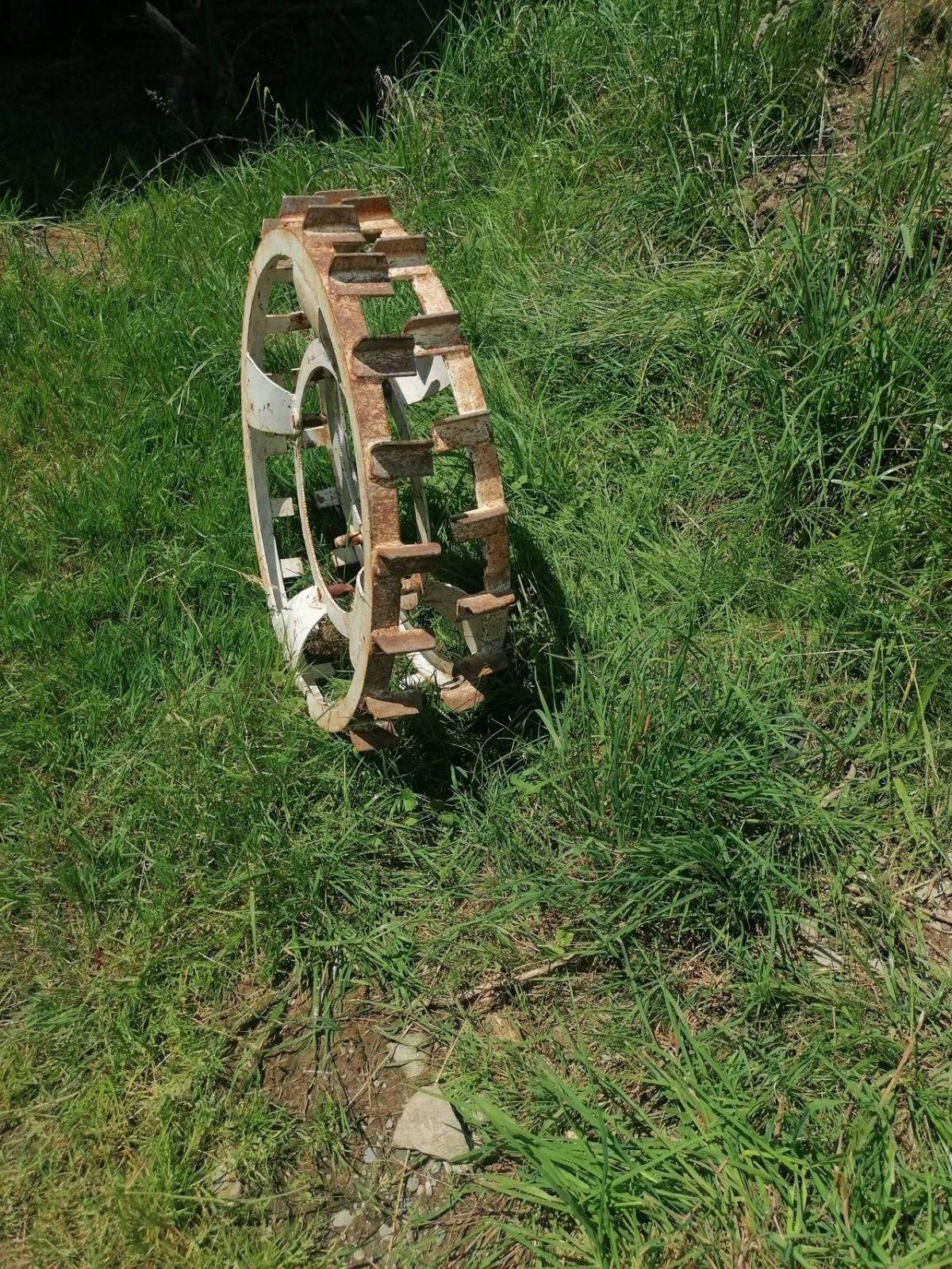 Zwei Eisenräder für Heuraupe 3