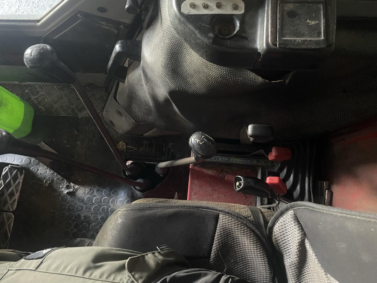 Massey Ferguson 377 3