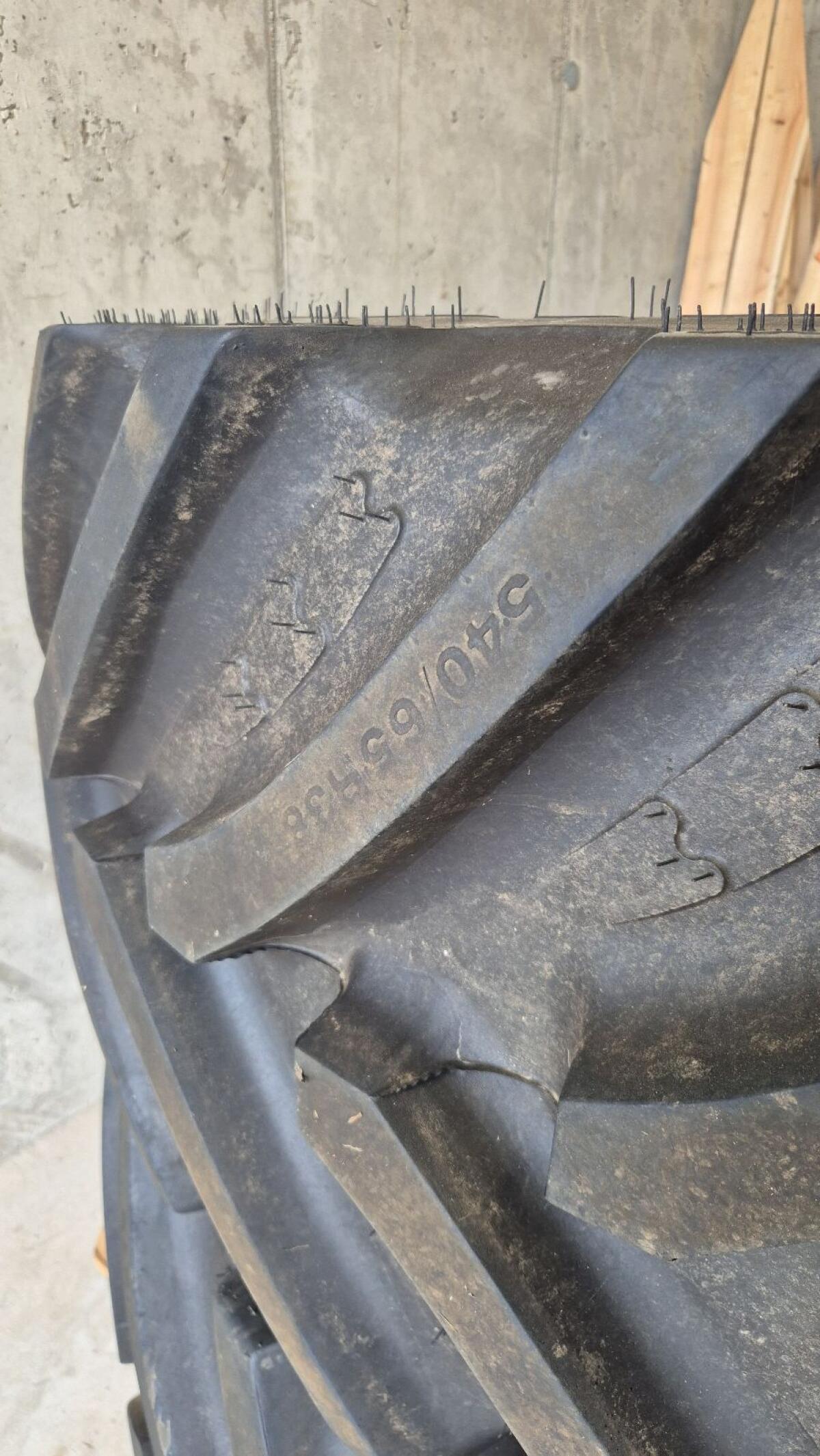 BKT Agrimax 540/65 R38 Kompletträder 2