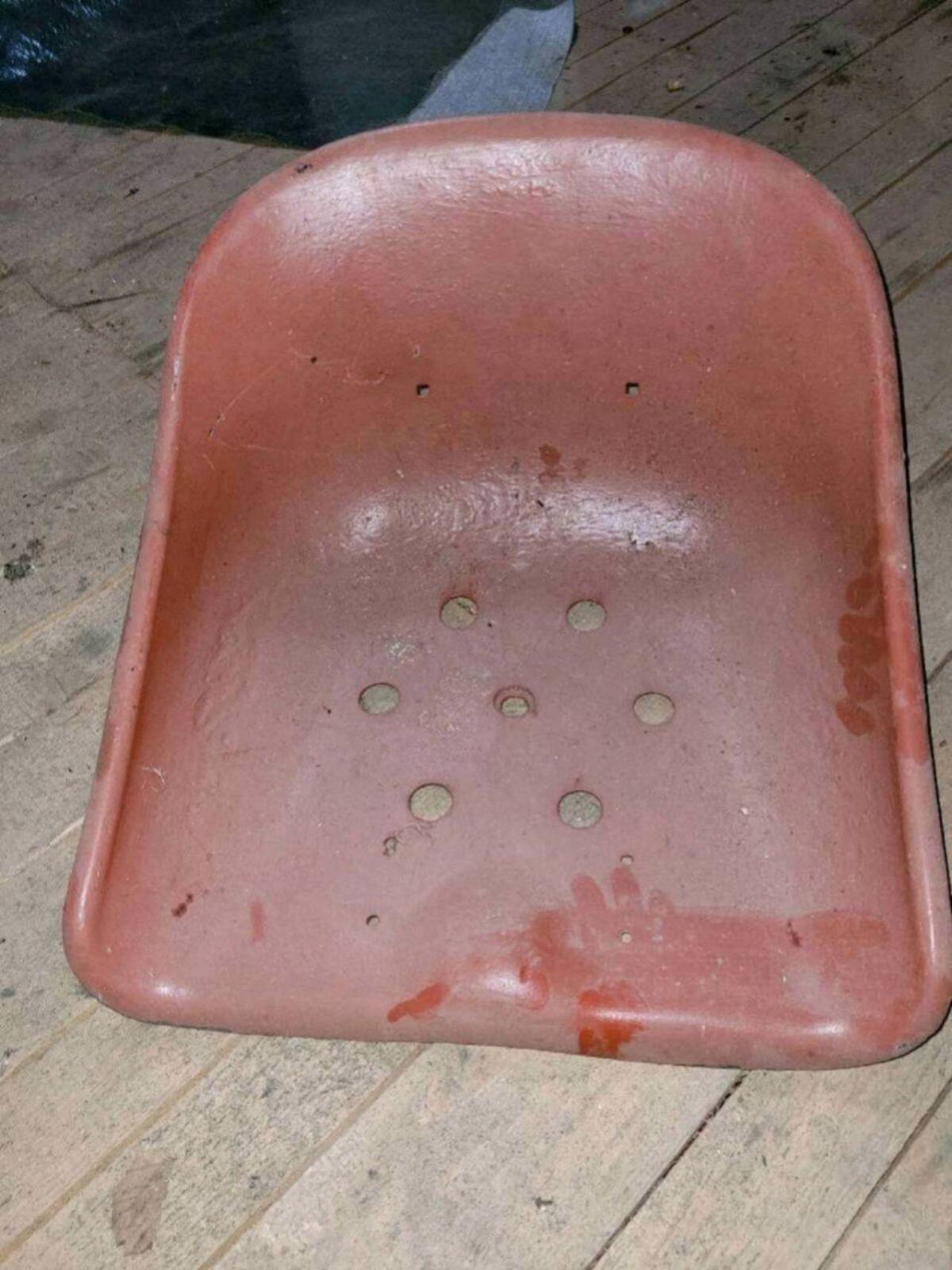 Verkaufe Sitzschale für Steyr Traktoren 2