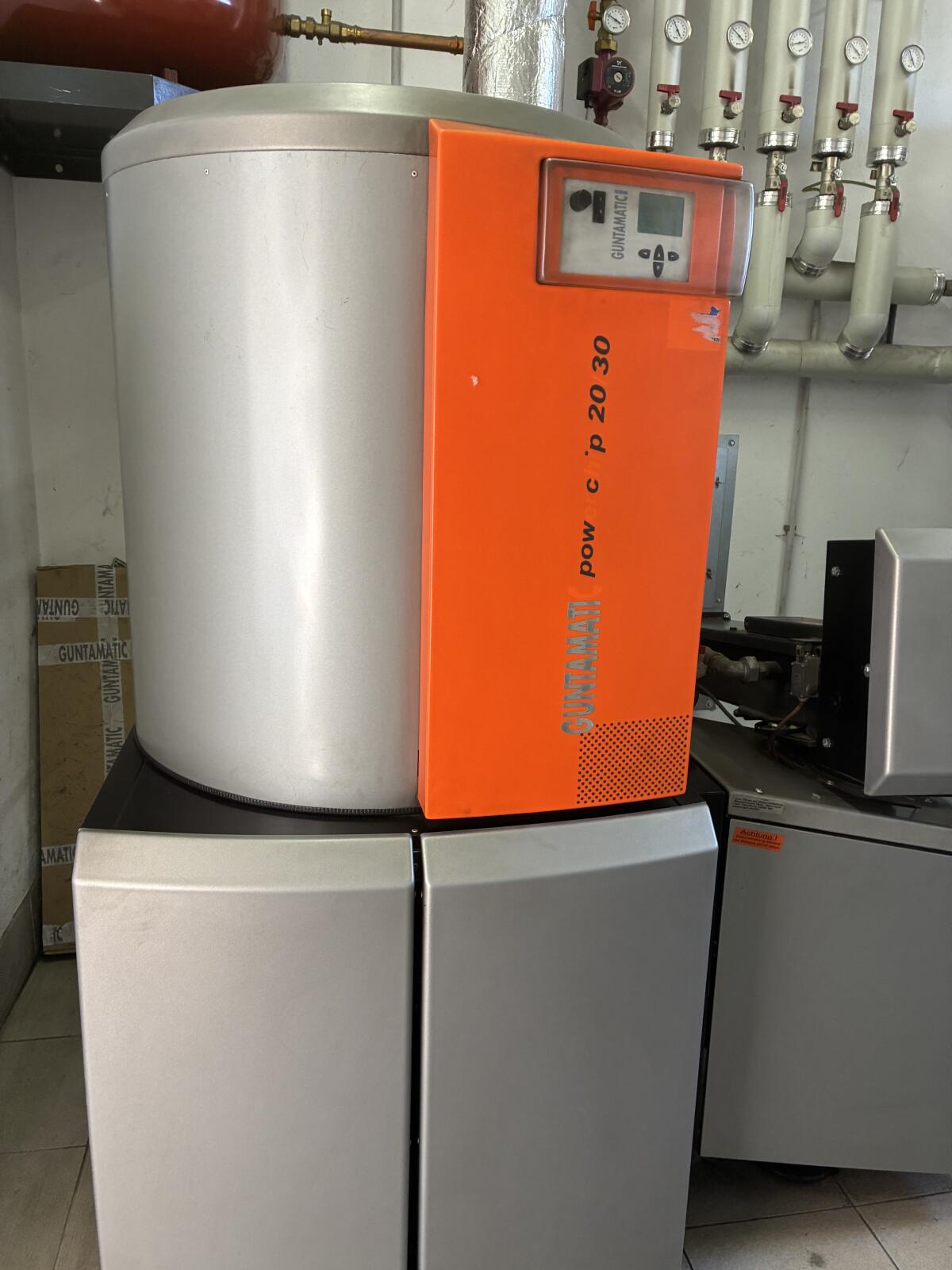 Hackschnitzel- bzw. Pelletsheizung Guntamatic Dez. 2009 1