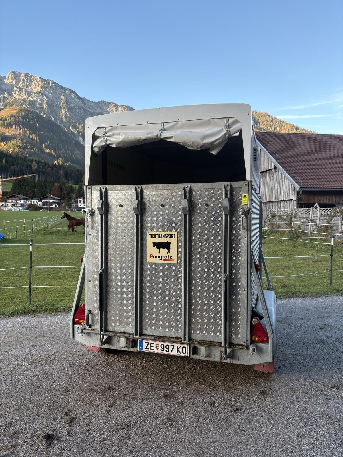 Pongratz Viehanhänger VA 282T 2