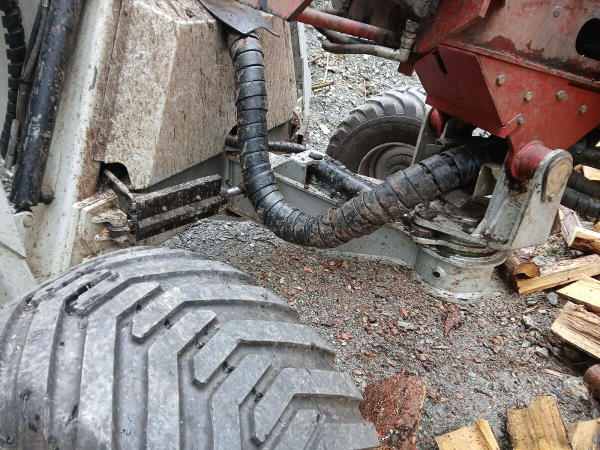 Verkaufe Anhänge- /Traktor-Harvester Hypro 755hb 1