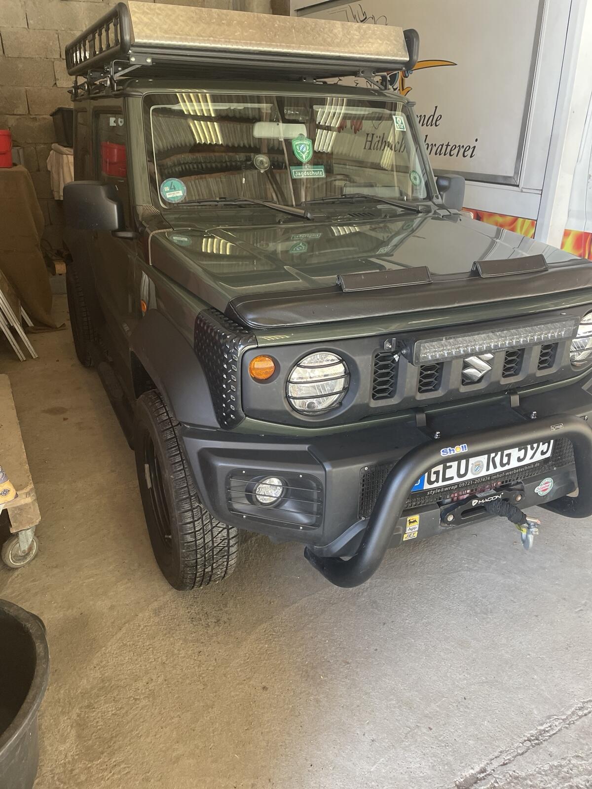 Suzuki Jimny 1