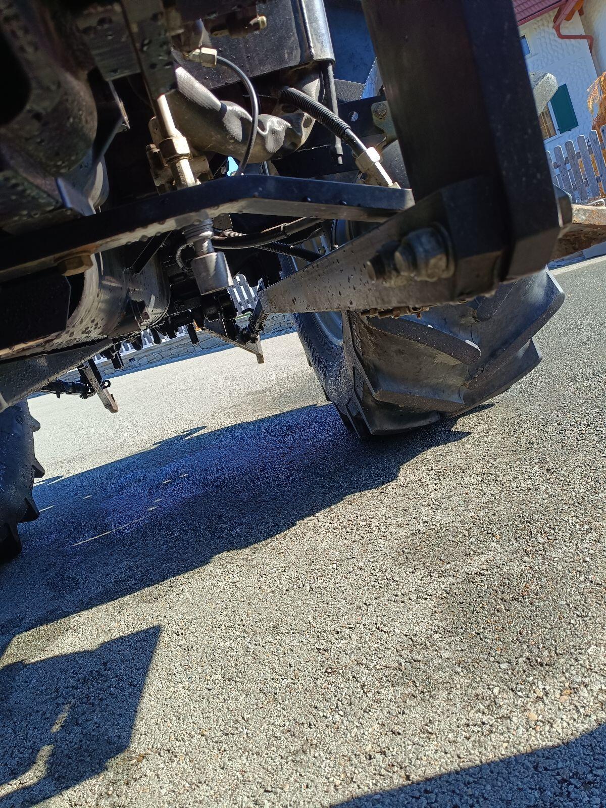 Frontlader Konsole Quicke für Valtra A Serie 2