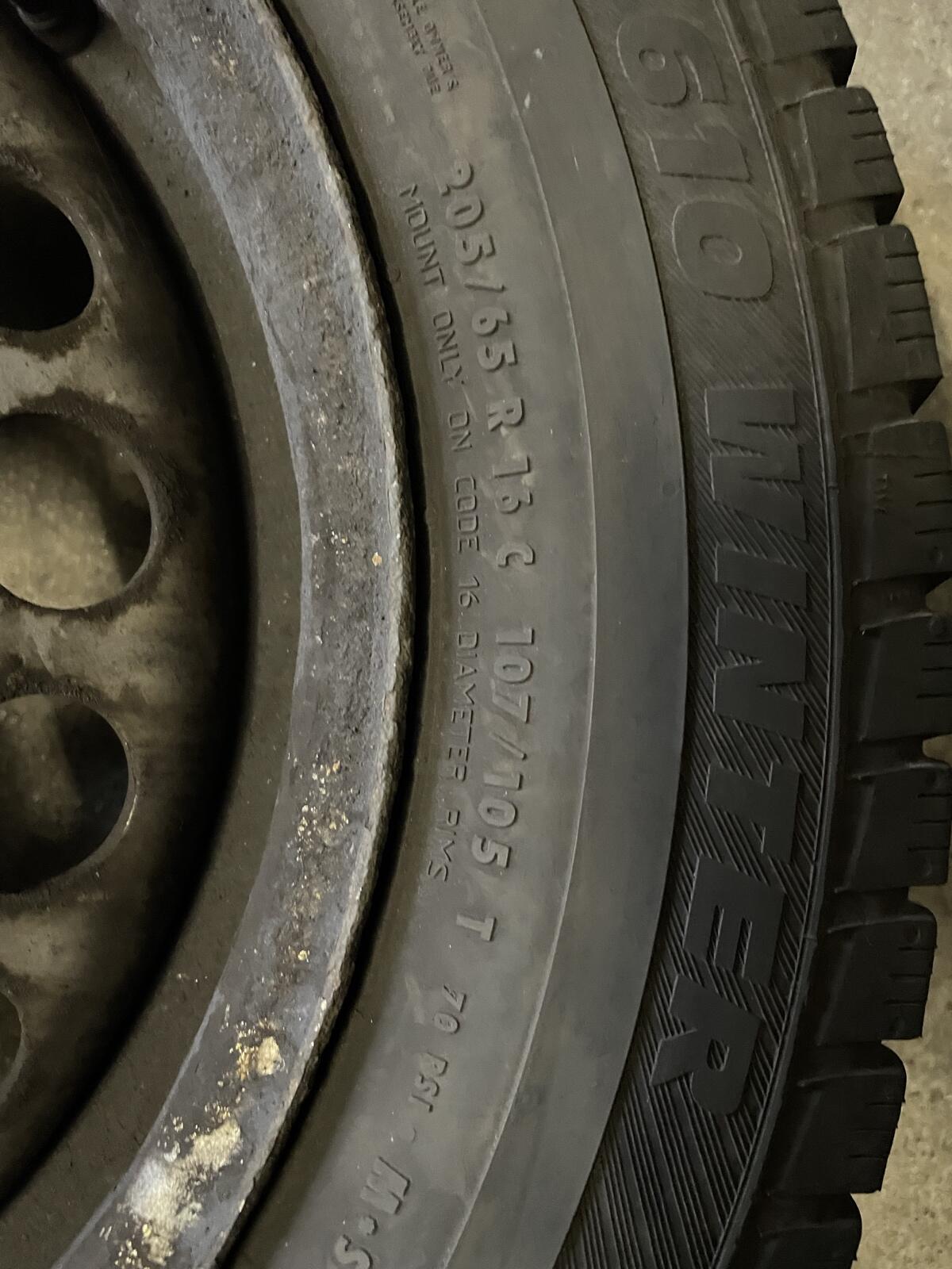 205/65 R16C 107/105 T Winterreifen 3