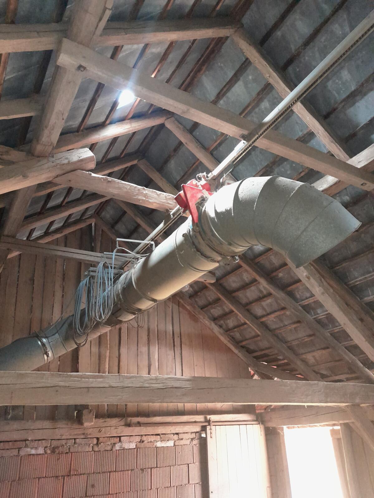 Teleskopheuverteileranlage Buchmann Express mit Gebläse 2