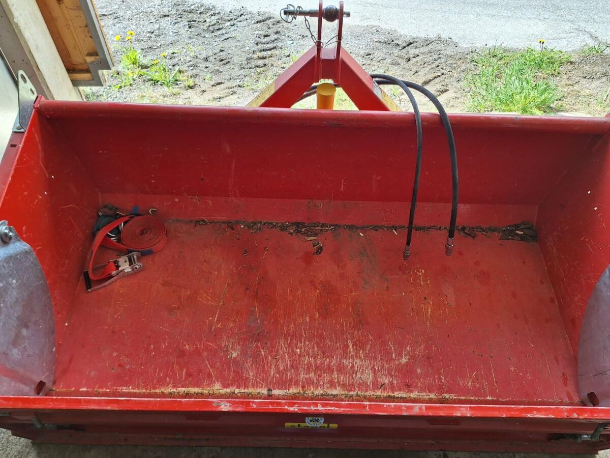 Kippmulde Göweil rot 2