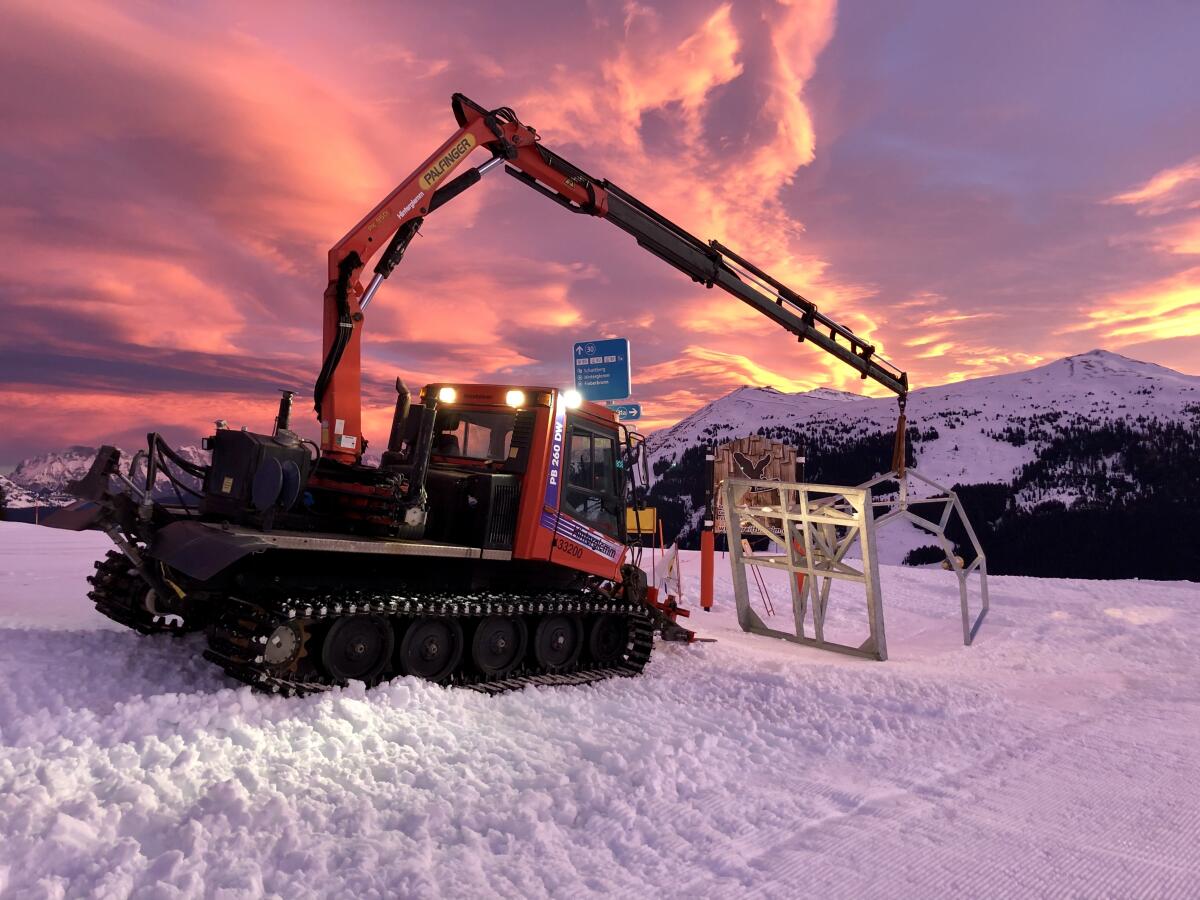 Kässbohrer 260 DW mit Palfinger Kran 3