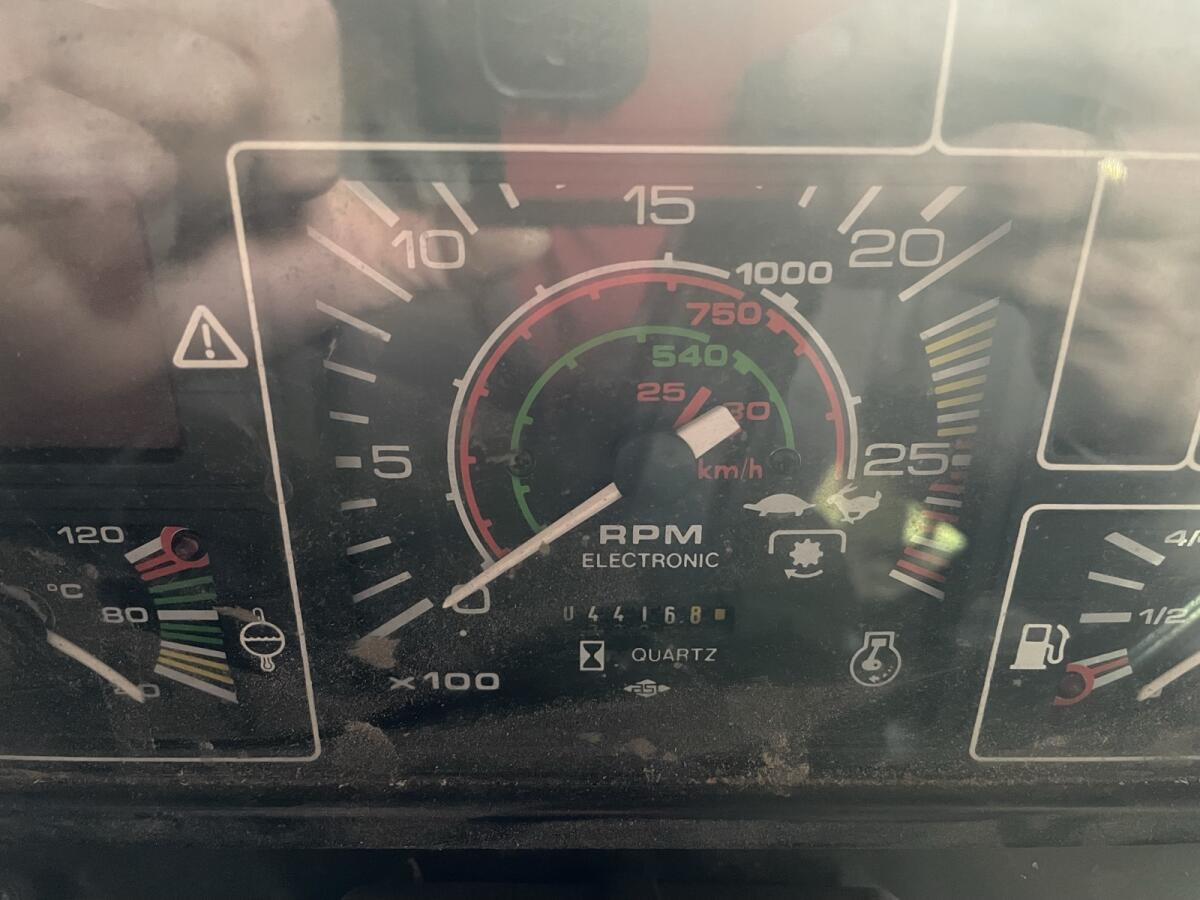 Massey Ferguson 377 2