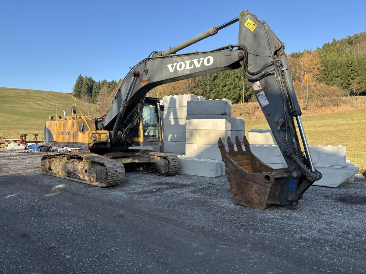 Kettenbagger Volvo EC240BLC 1