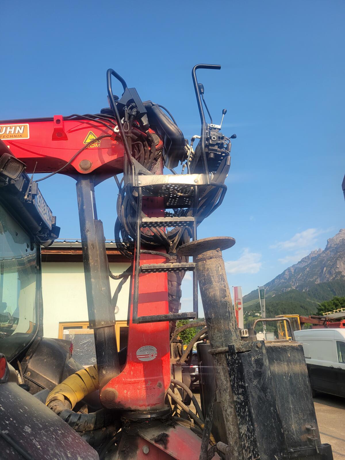 Epsilon Kran C80L94 für VALTRA inkl. Konsole Eigenölversorgung 3