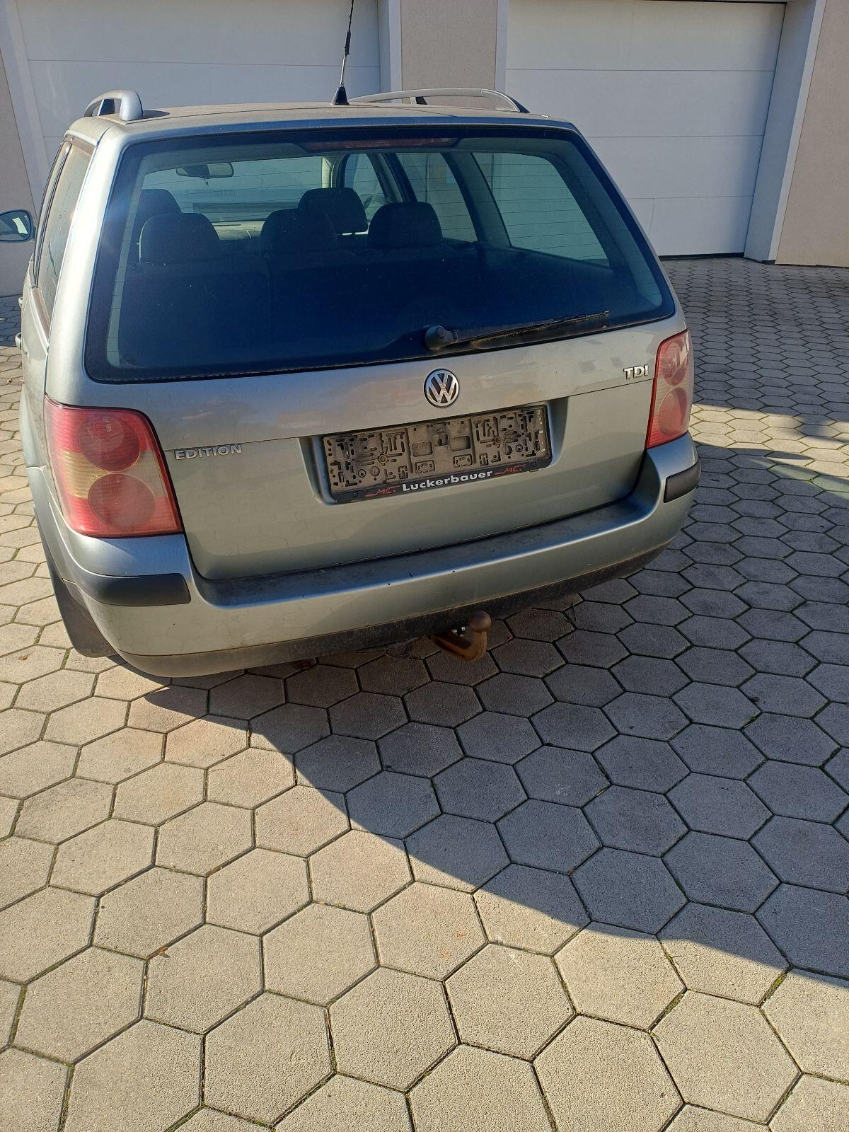 VW Passat Kombilimousine 2