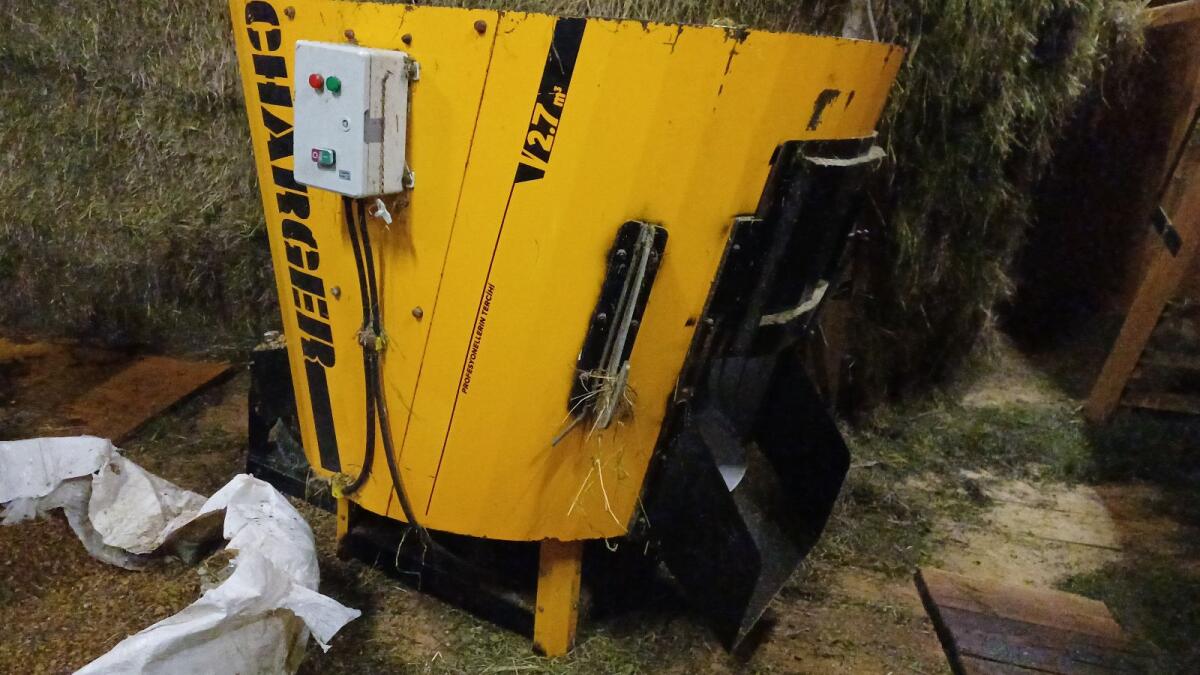 Stationärer Futtermischer 1