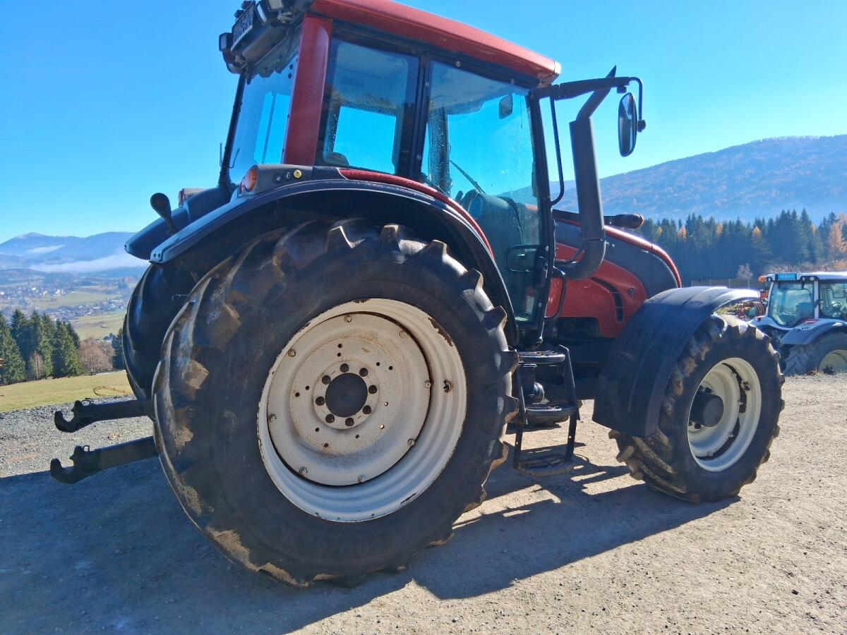 Valtra N121 3
