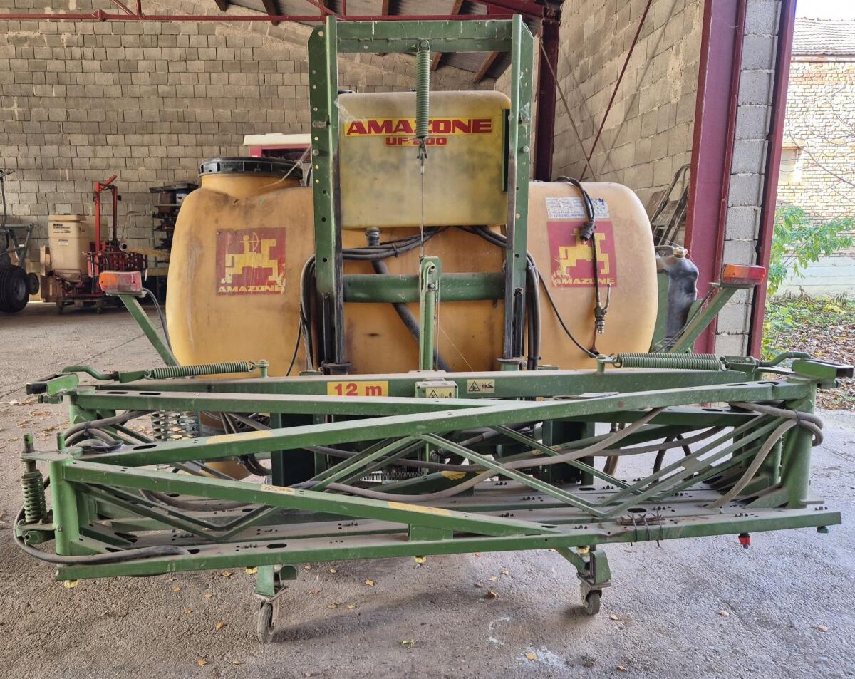 AMAZONE UF800 Anbaufeldspritze 2