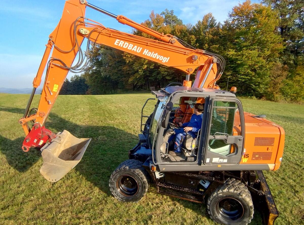 Mobilbagger Hitachi 140W 3