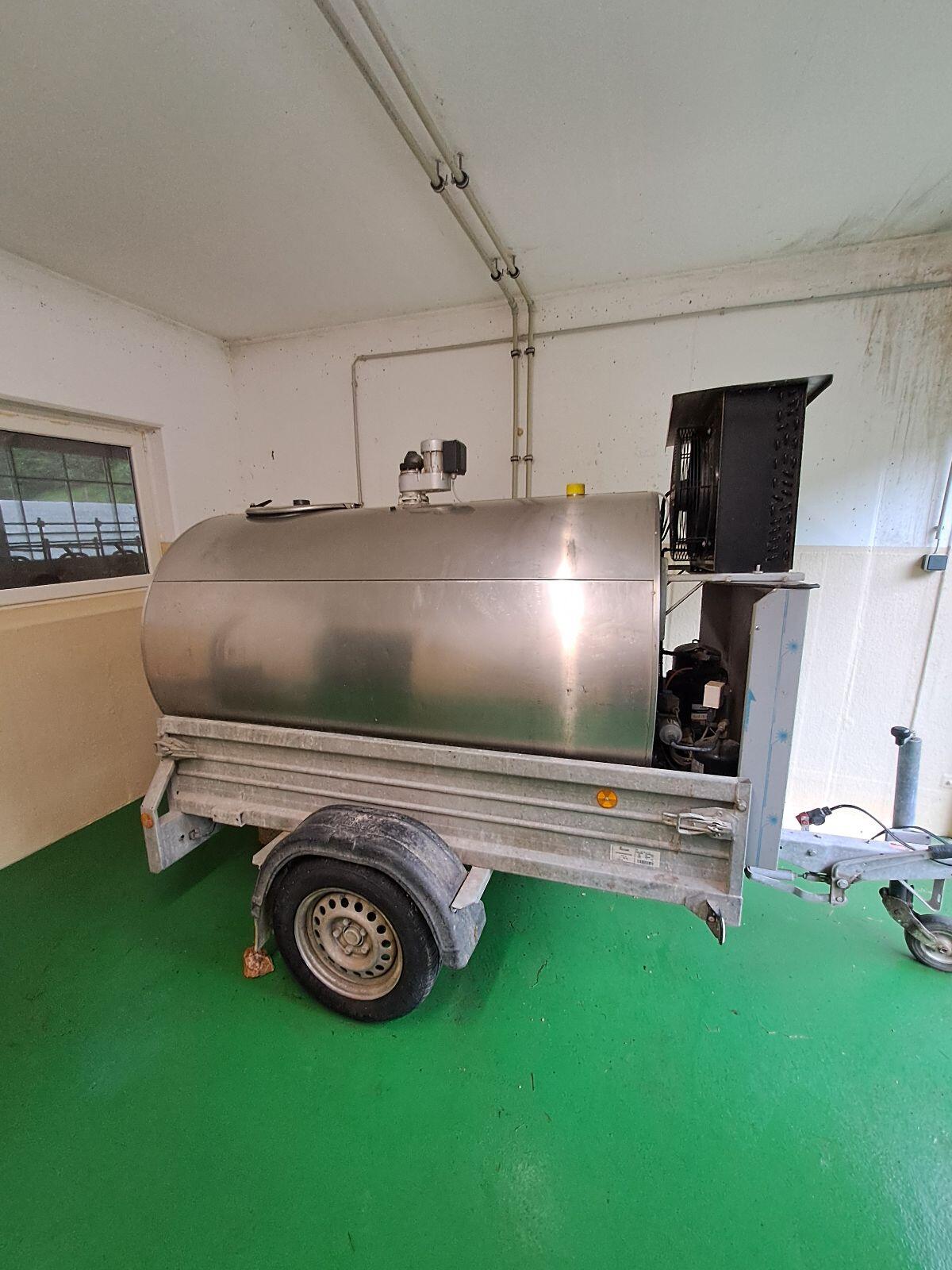 Fahrbarer Milchtank 1.400 l 2