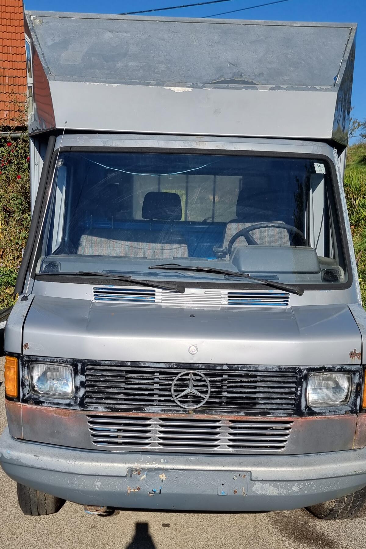 Mercedes-Benz 308 Sprinter mit Alu-Kühlkoffer 3
