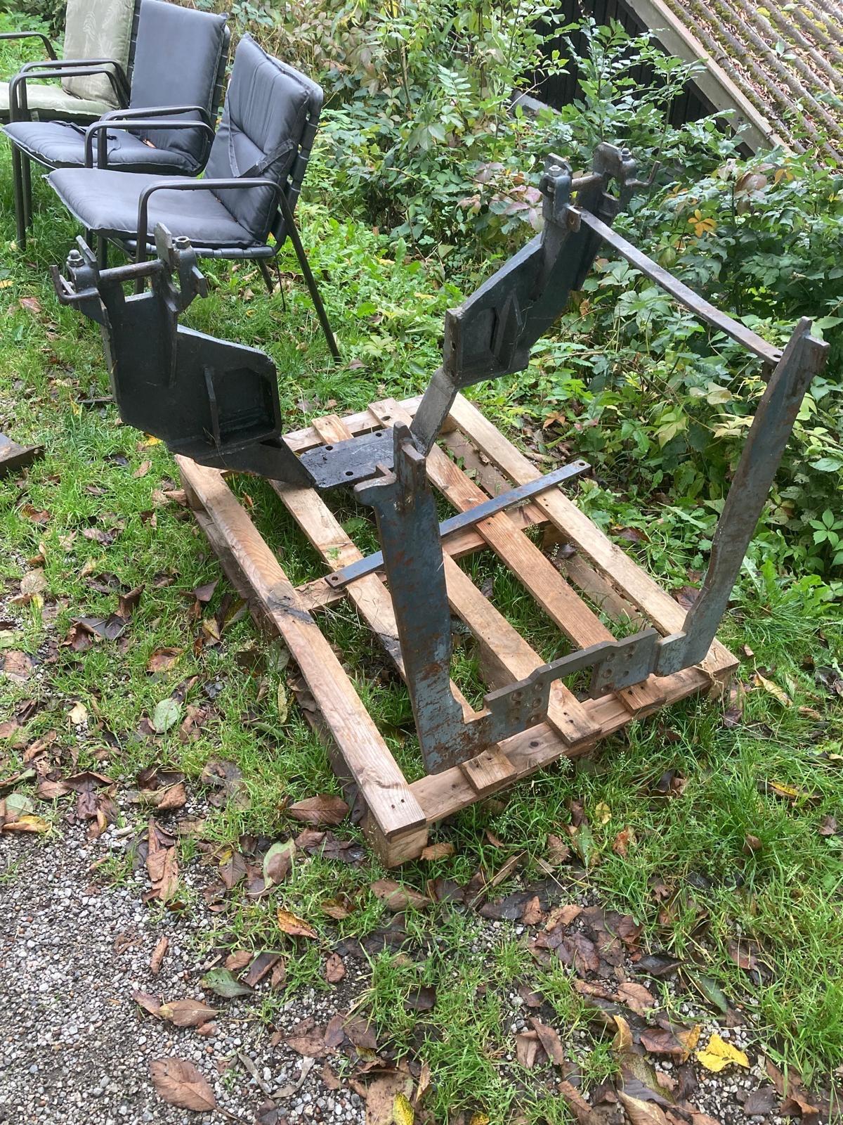 Frontladerkonsole Lindner 520 1