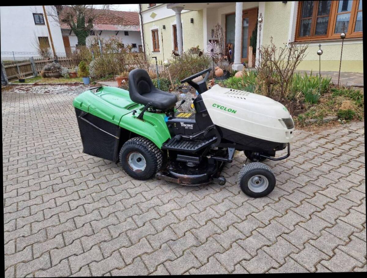 Viking Rasenmähertraktor TM780 1