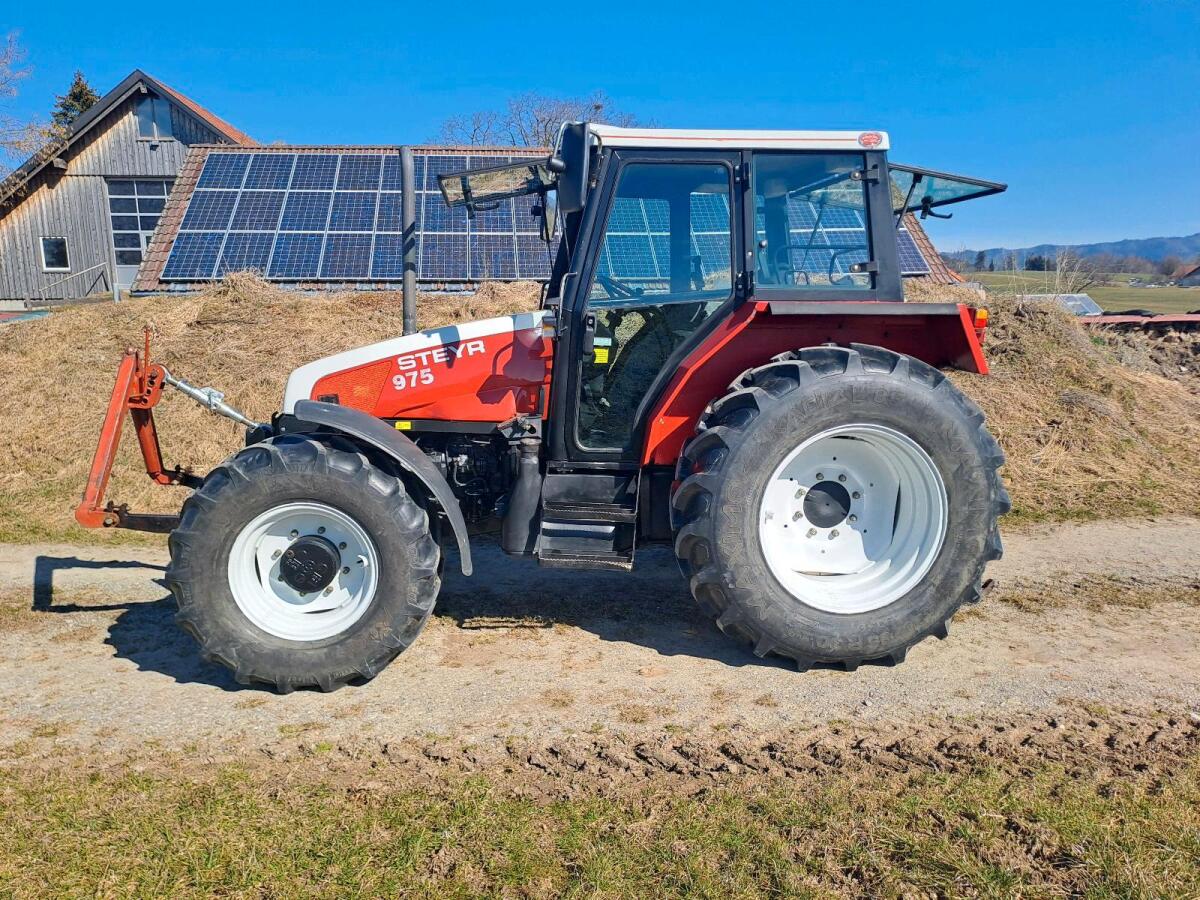 Steyr M 975 A Fronthydraulik und Frontzapfwelle 3