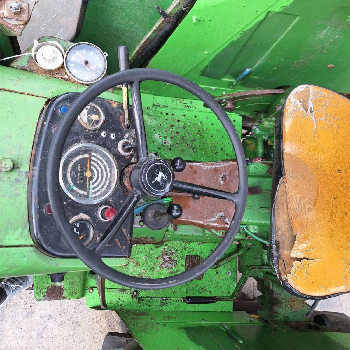 Traktor John Deere 2120 3