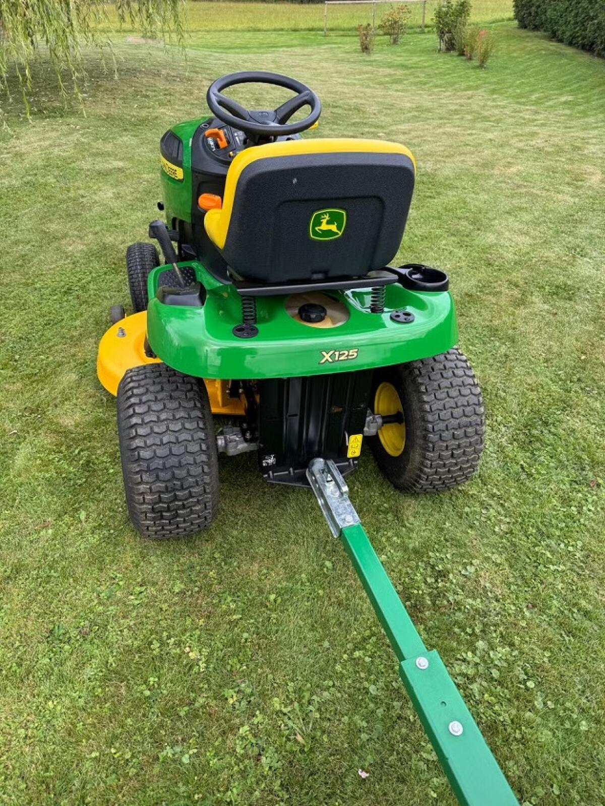 John Deere X125 2
