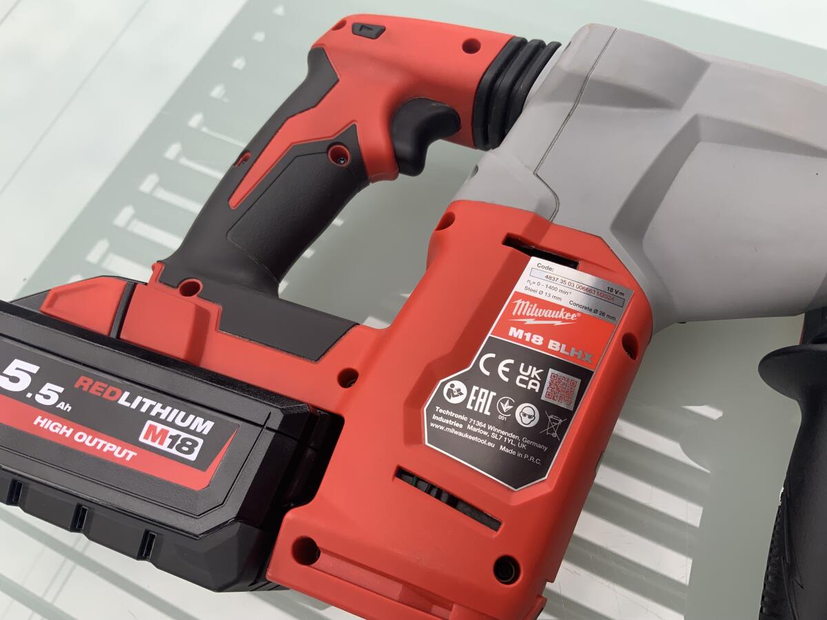 Milwaukee Akku-Kombi-Bohrhammer + HIGH OUTPUT Akku 5.5Ah Neu 2