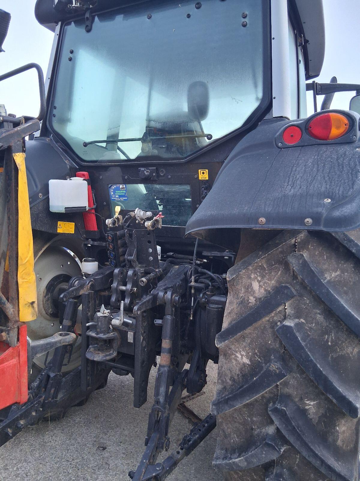 Valtra N111 3