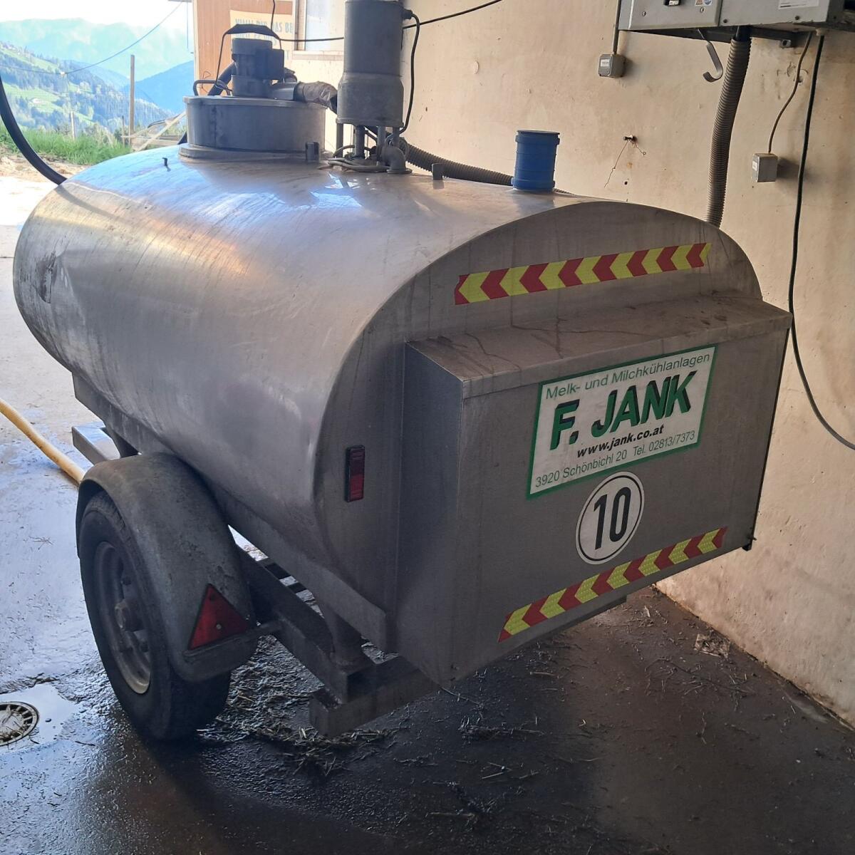 Fahrbarer Milchtank 2