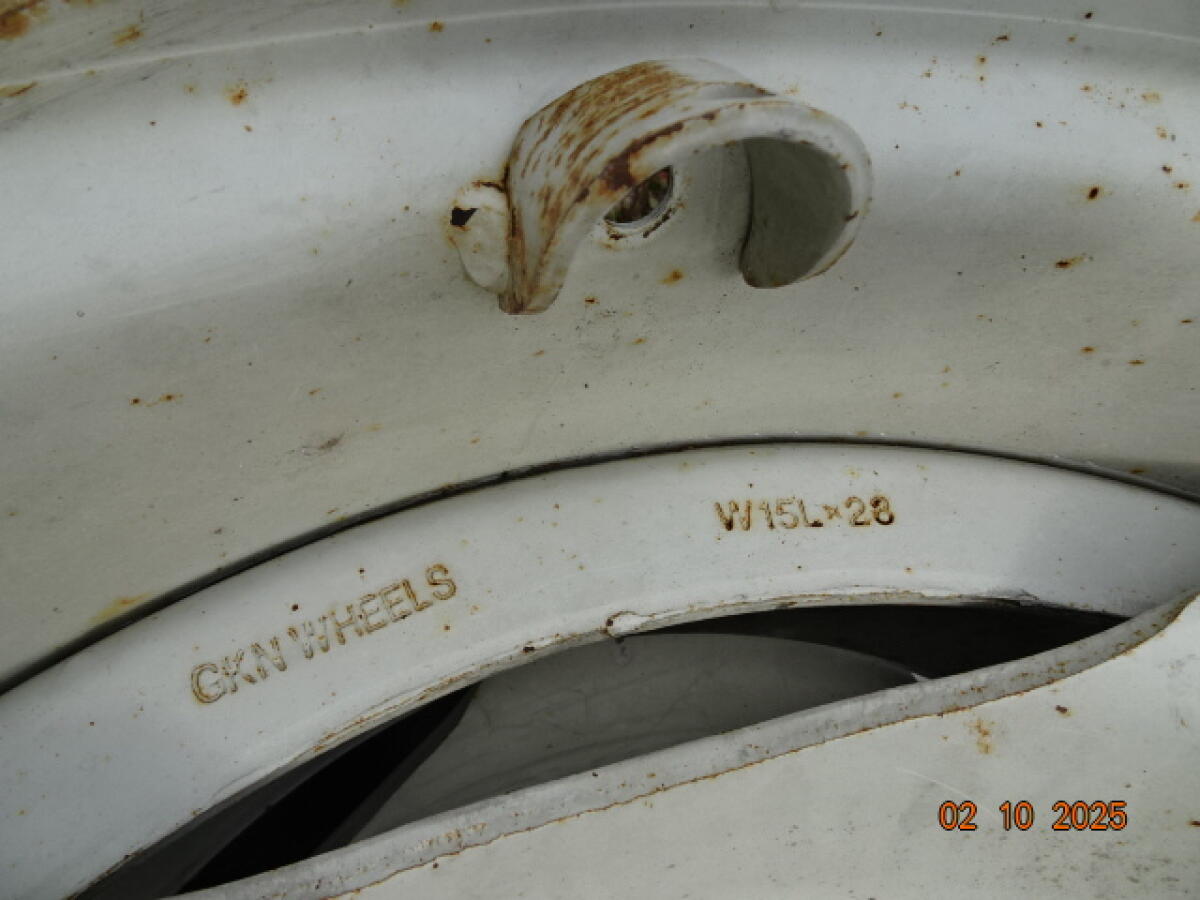 Verkaufe 4 Valtra-Felgen 2