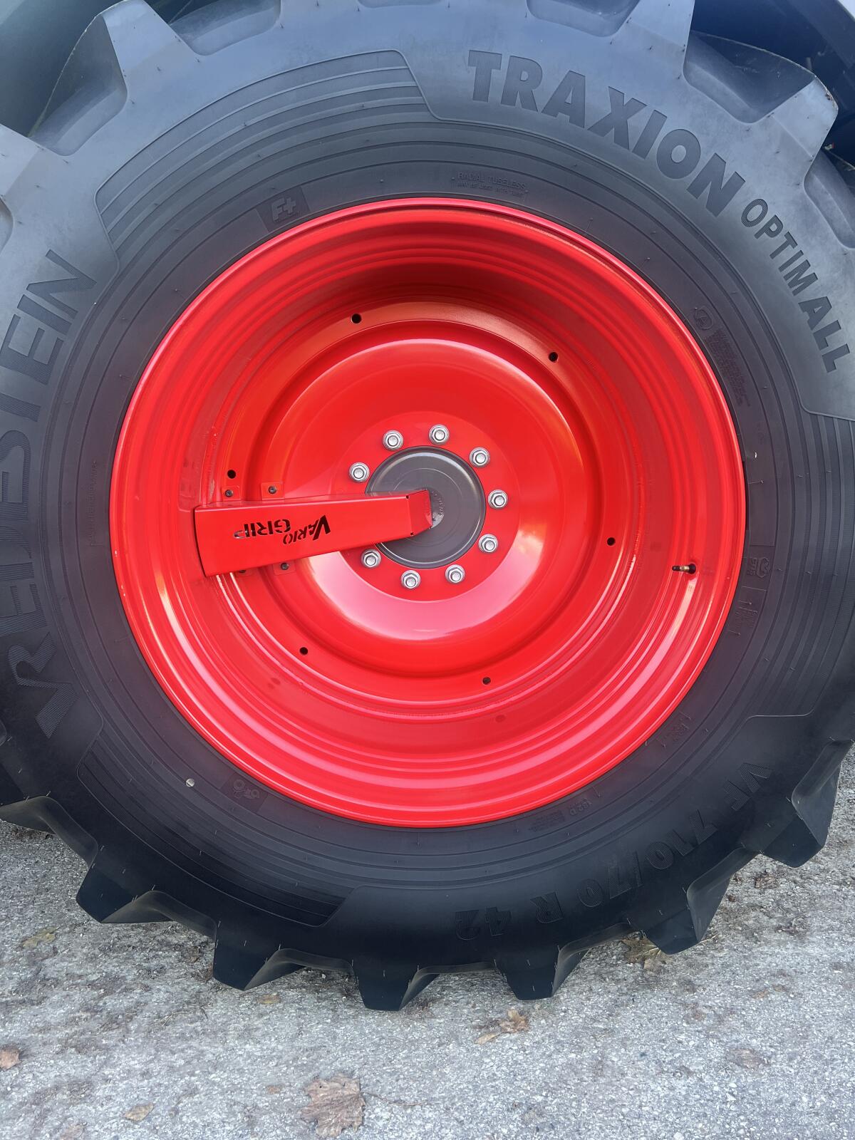 Fendt Kompletträder VF 710/70 R 42 ; VF 600/70 R 30 2