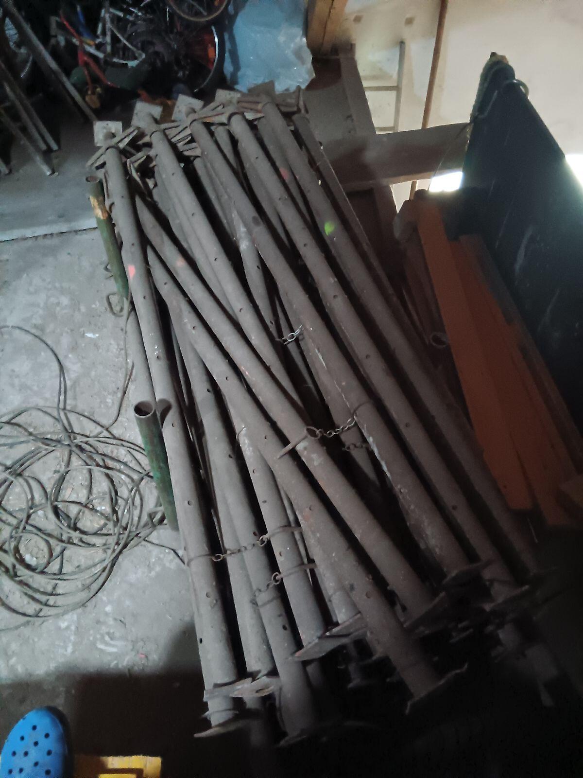 Ca. 50 Stk. Deckenstützen von 180-300 cm 1