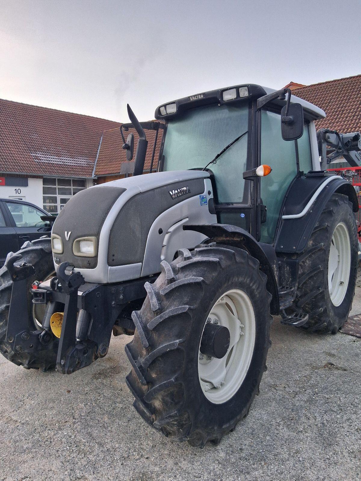 Valtra N111 1