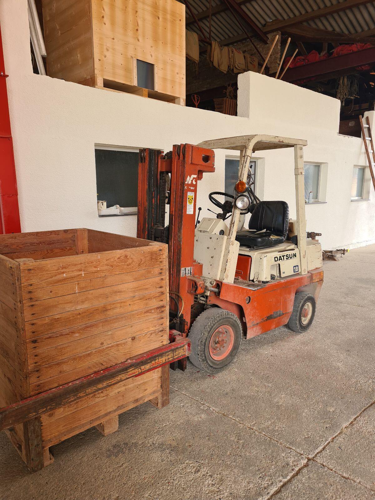 Datsun/Nissan Gabelstapler mit Drehgerät und Seitenverschub 2