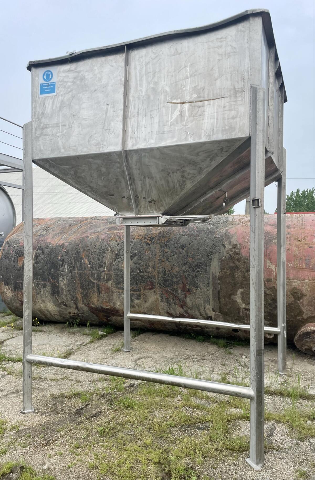 8.000 Liter Edelstahl-Säurebehälter zu verkaufen 2