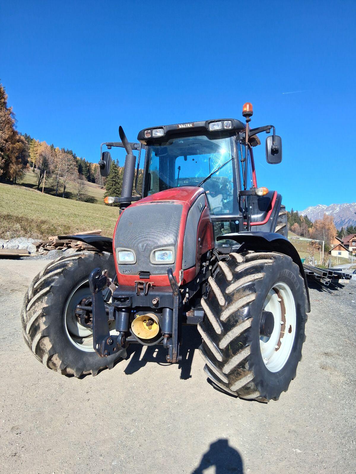 Valtra N121 1