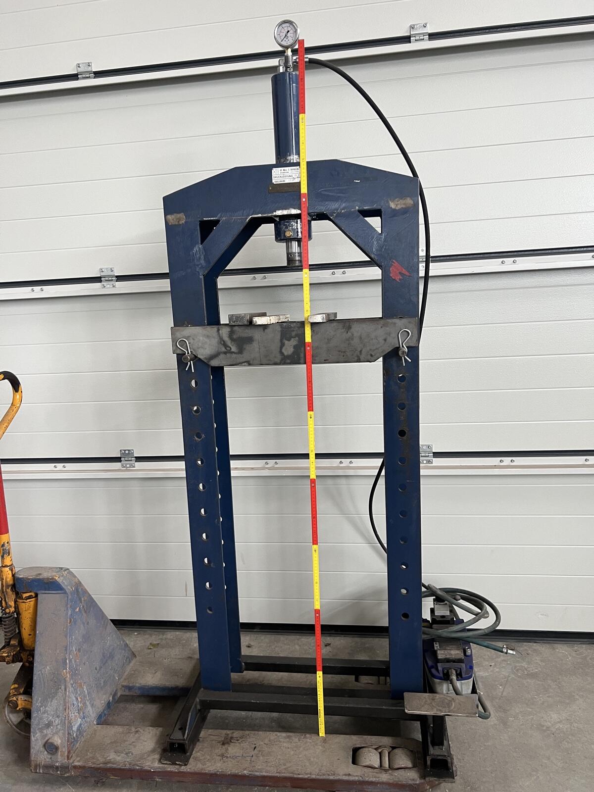 Werkstattpresse der Marke Ravaglioli Cadriano 3