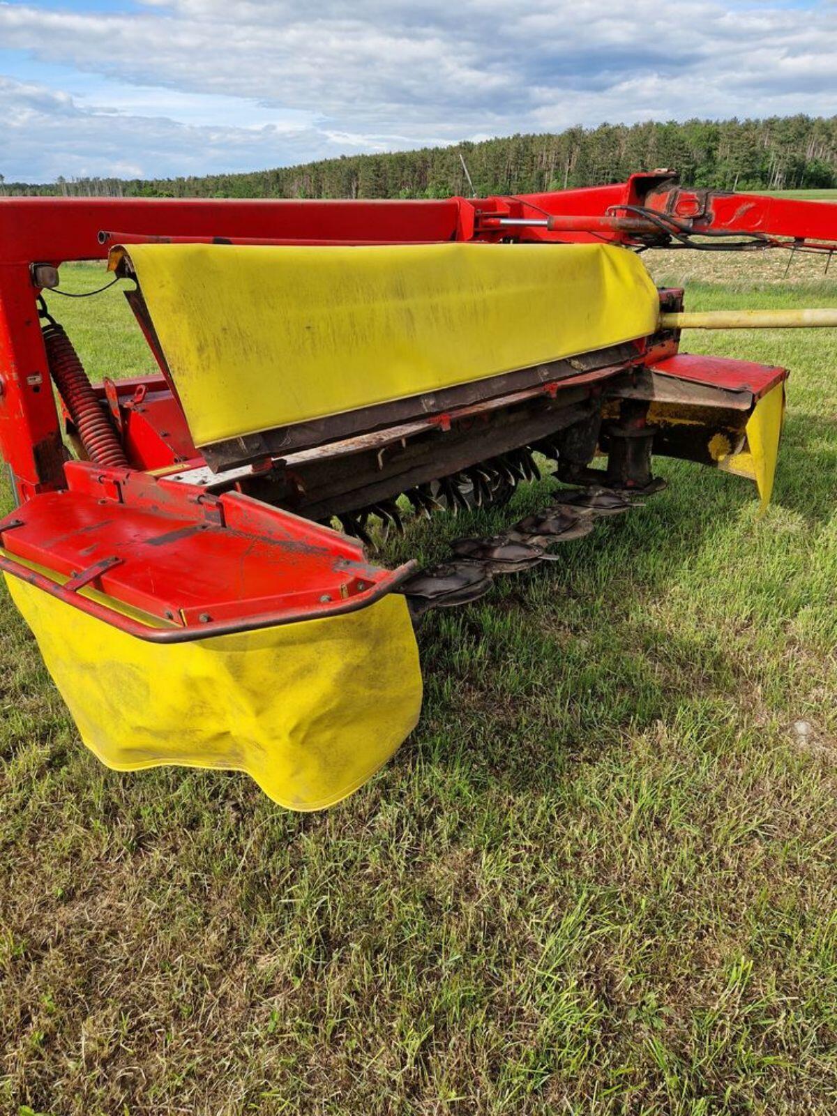 Gezogenes Heckmähwerk Pöttinger 2