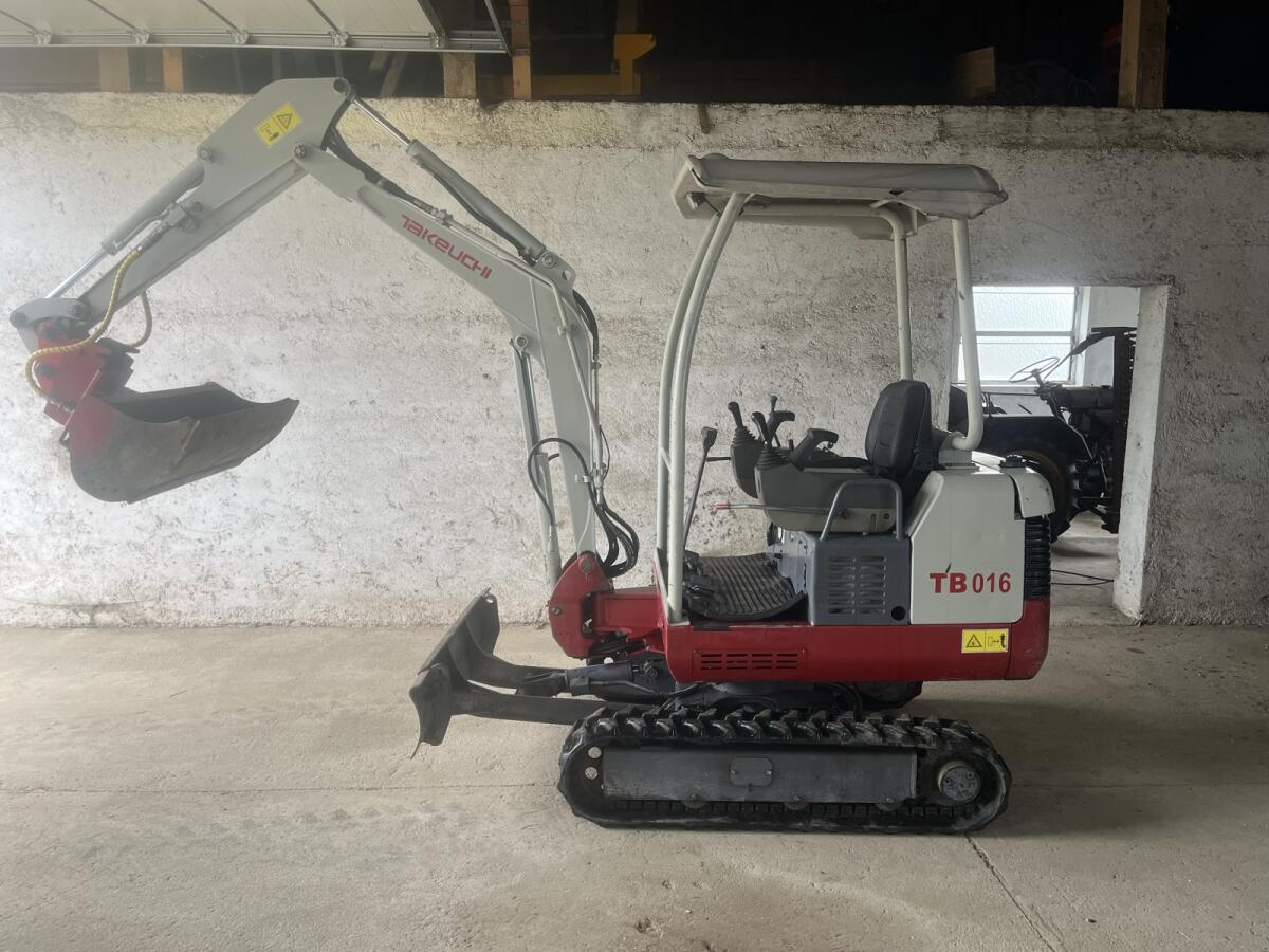 Takeuchi TB016 Minibagger 2