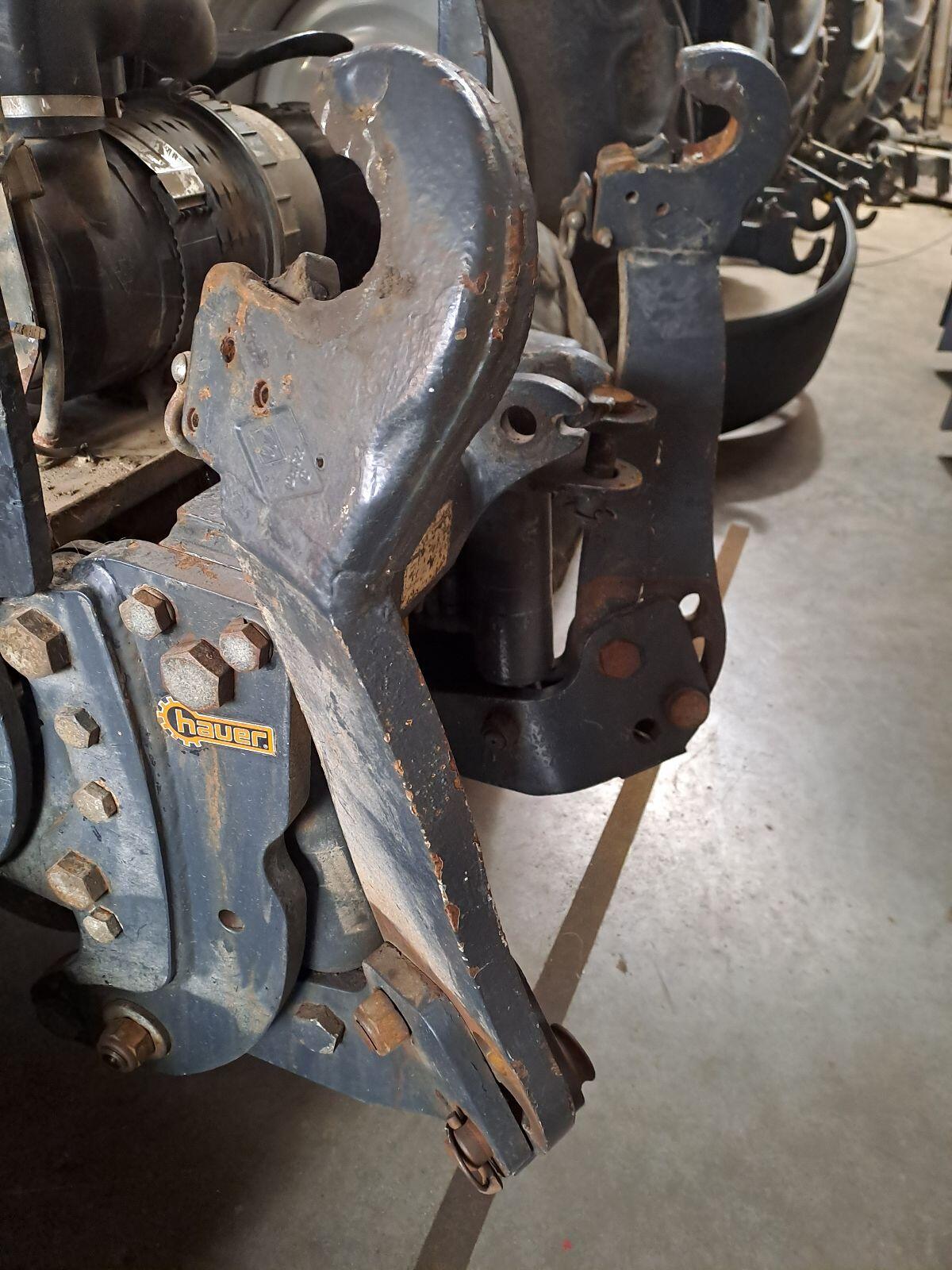 Hauer Fronthubwerk FS 3-25 1