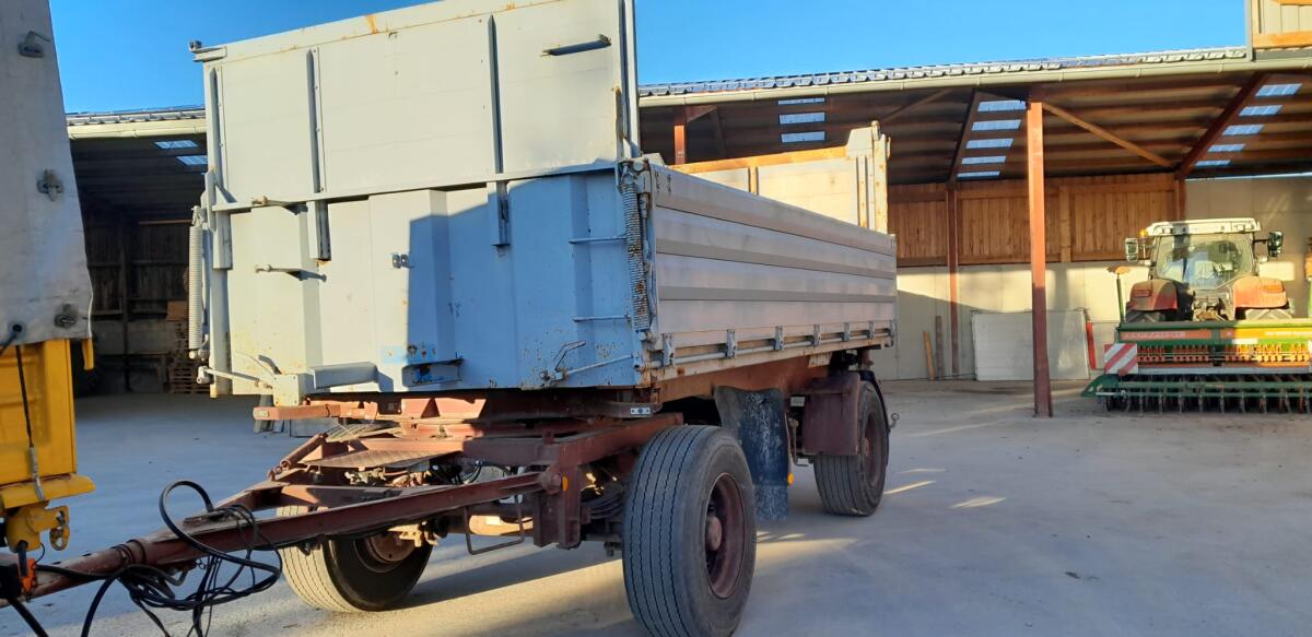 Anhänger Schwarzmüller 3-Seiten-Kipper 2