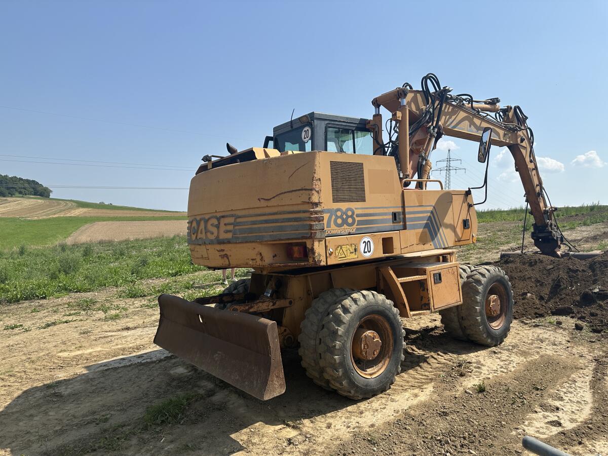 Mobilbagger Case Poclain 788 P 2