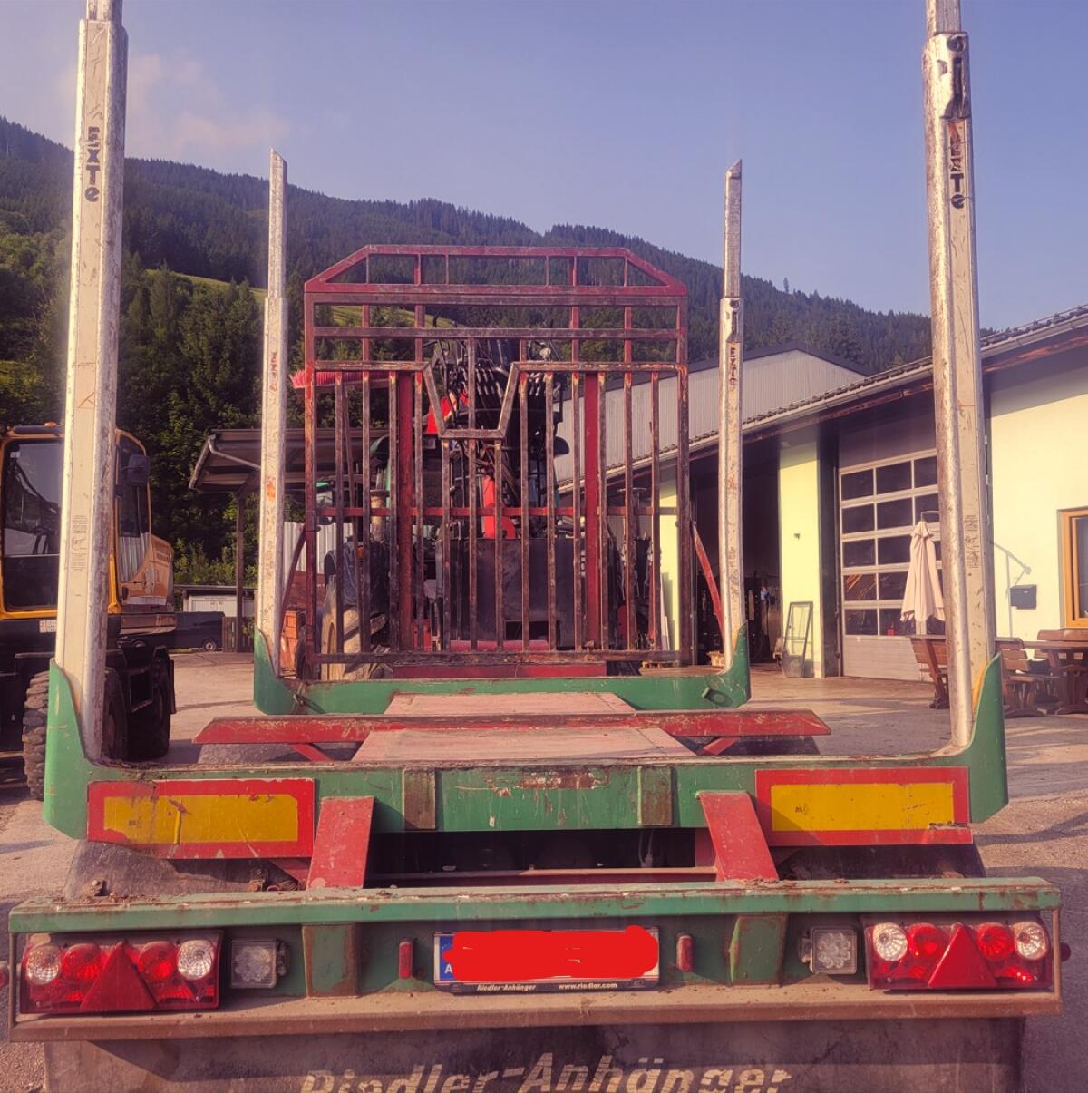 Anhänger Rundholz Riedler für Traktor 3