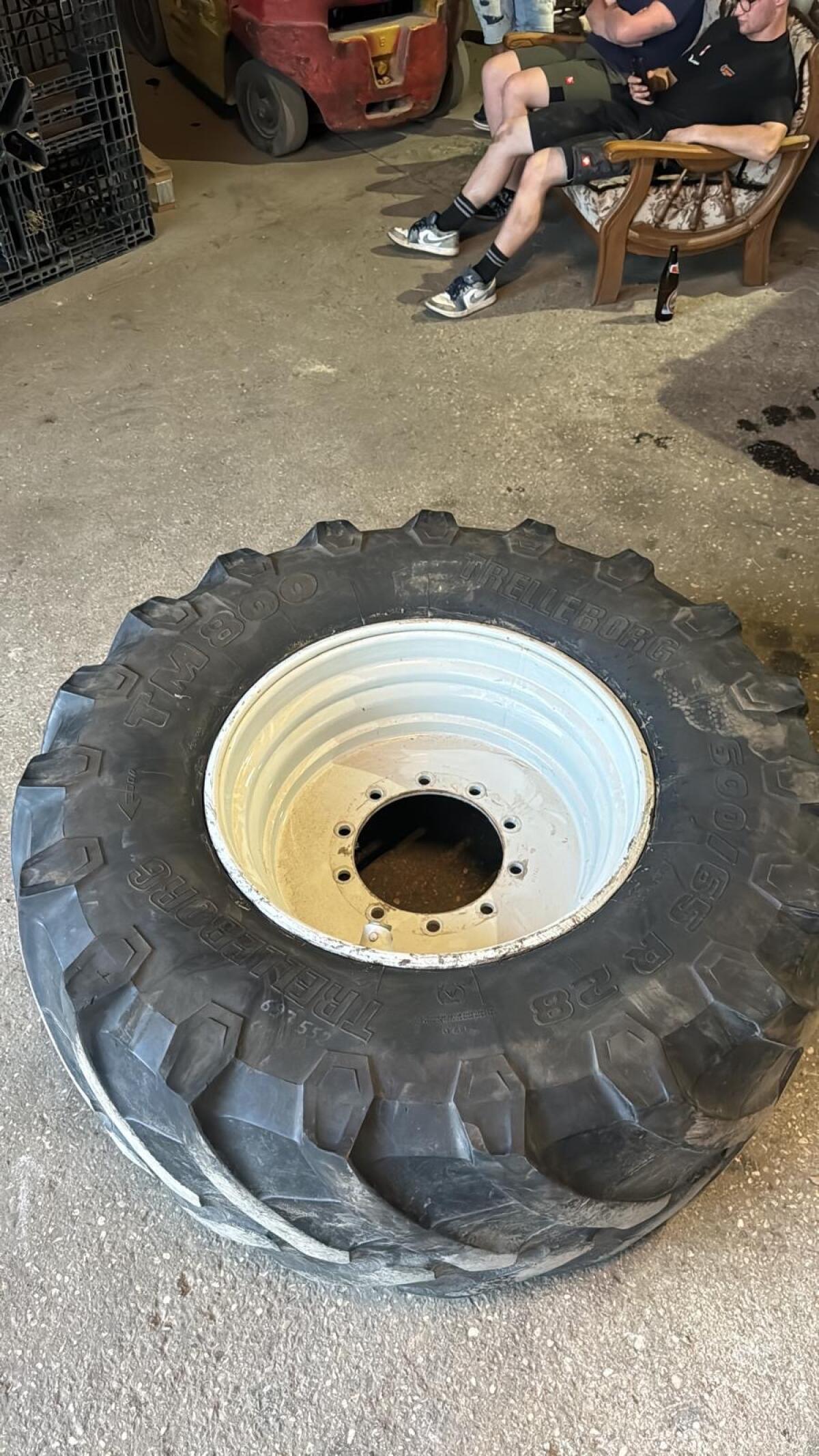 600/65 R28 Trelleborg 1